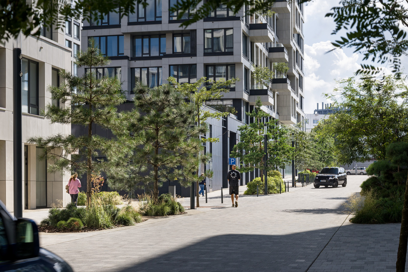 / UNIT.City Pedestrian Streets